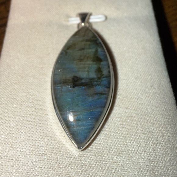 Labradorite pendant - Picture 5 of 6
